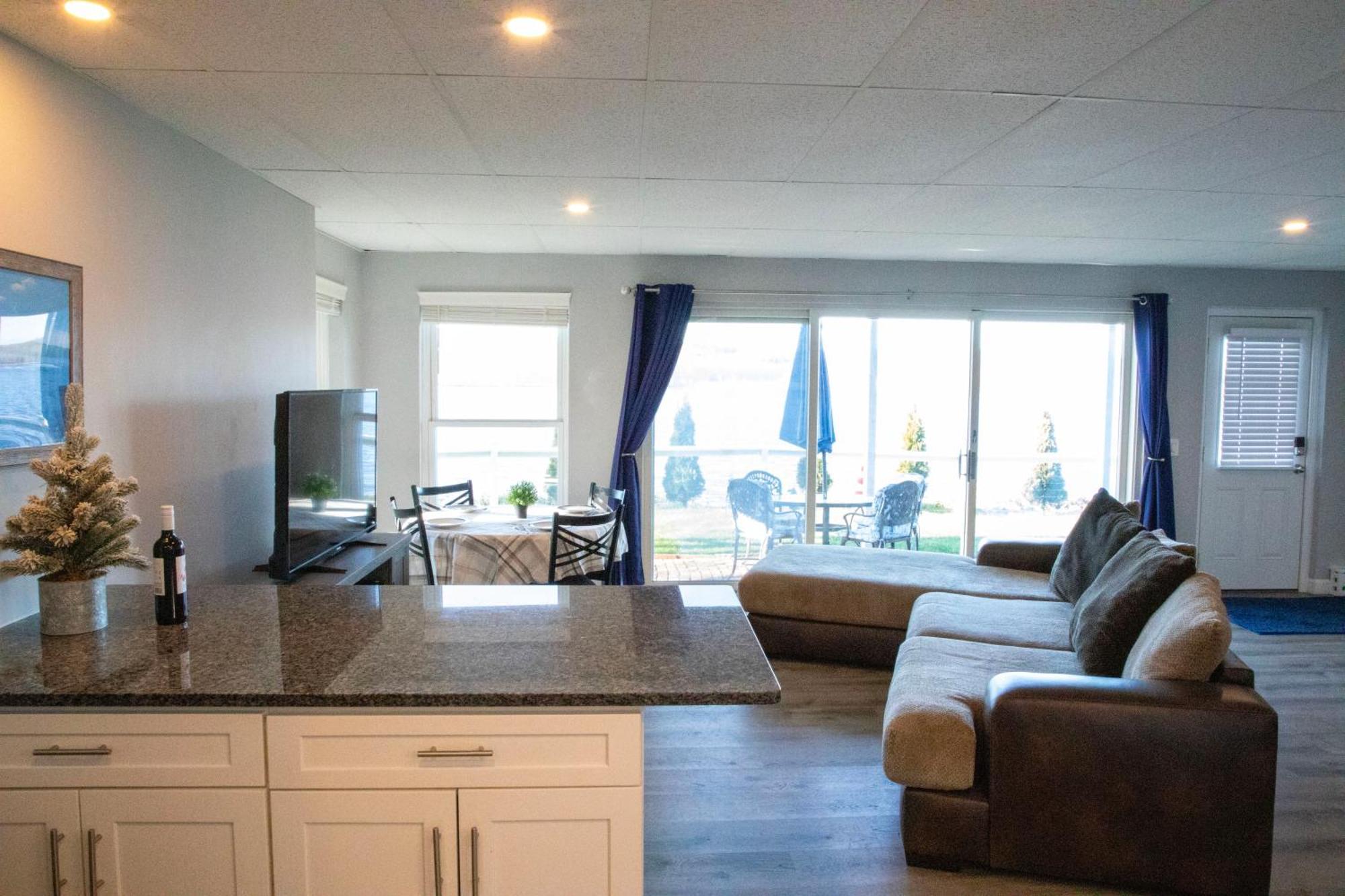 Waterfront Home With A View Groton Εξωτερικό φωτογραφία